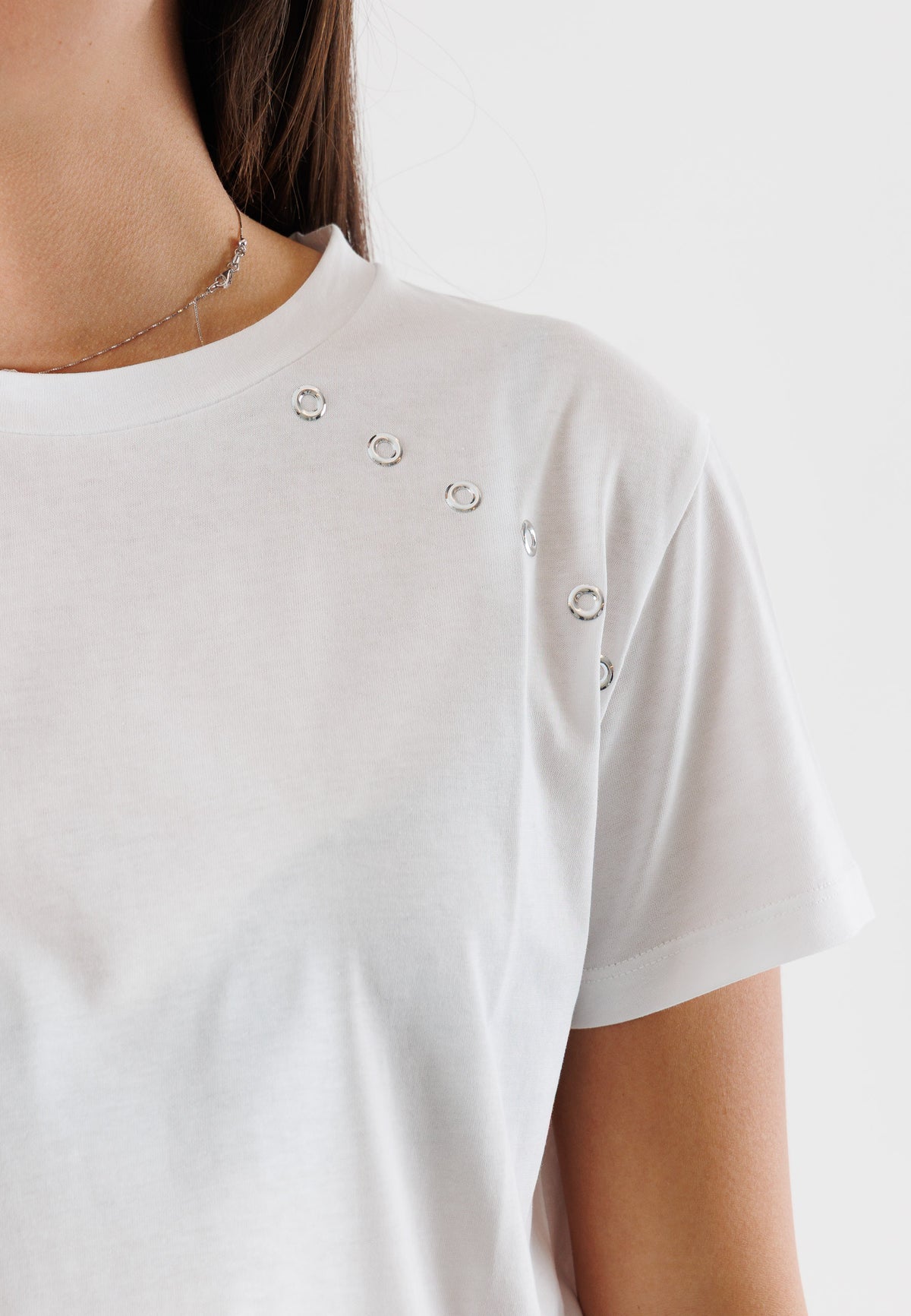 T-shirt in cotone con dettagli gioiello 8M1810J304