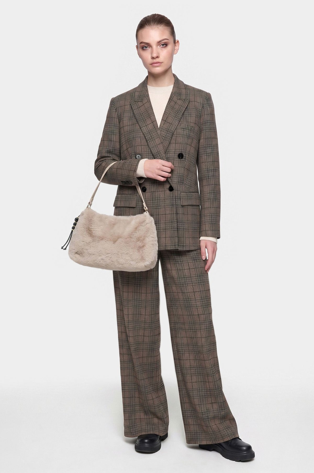 borsa a spalla in pelliccia sintetica morbida avorio C3NA1126W021TGUAVORIO