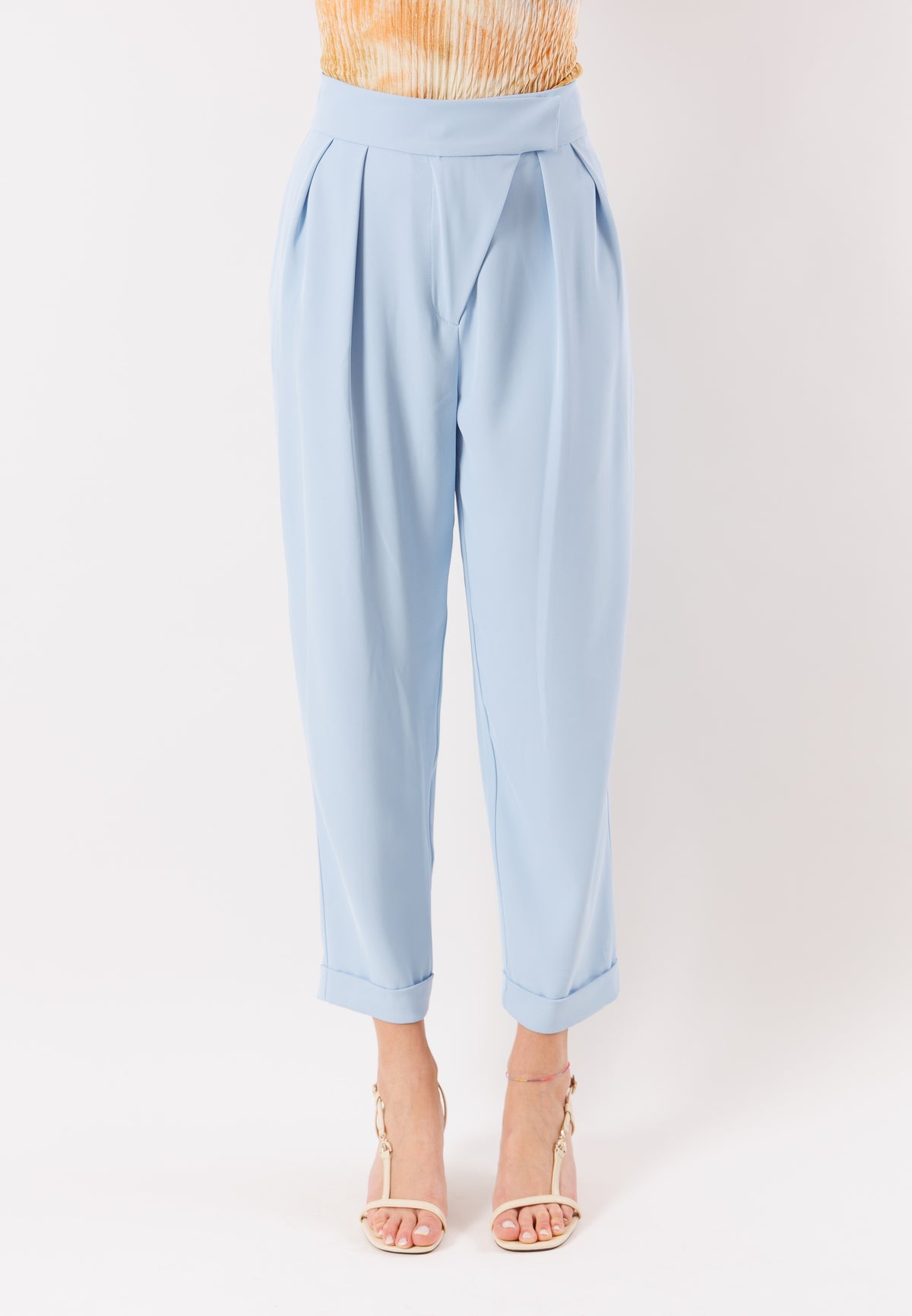pantalone con pannelli e pieghe frontali PE26009