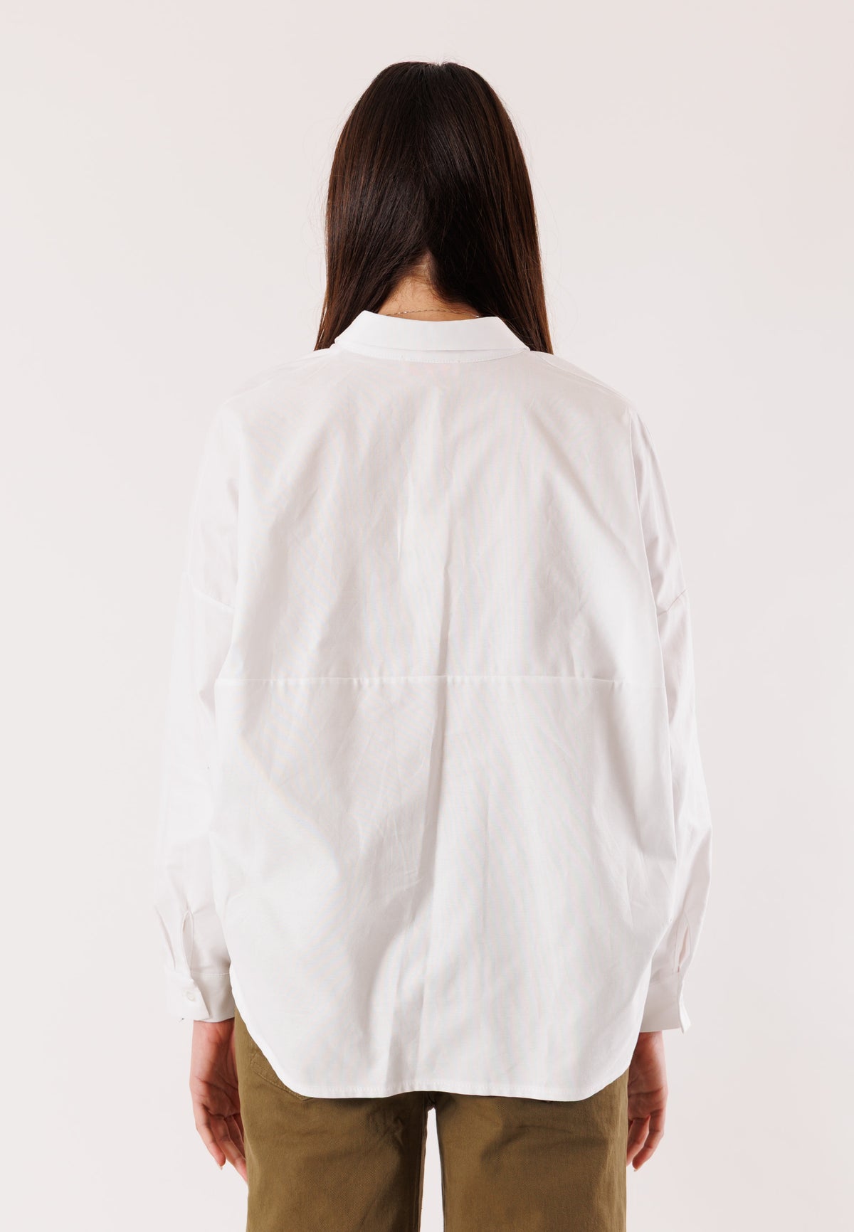 camicia over pinces sul fondo NH406C