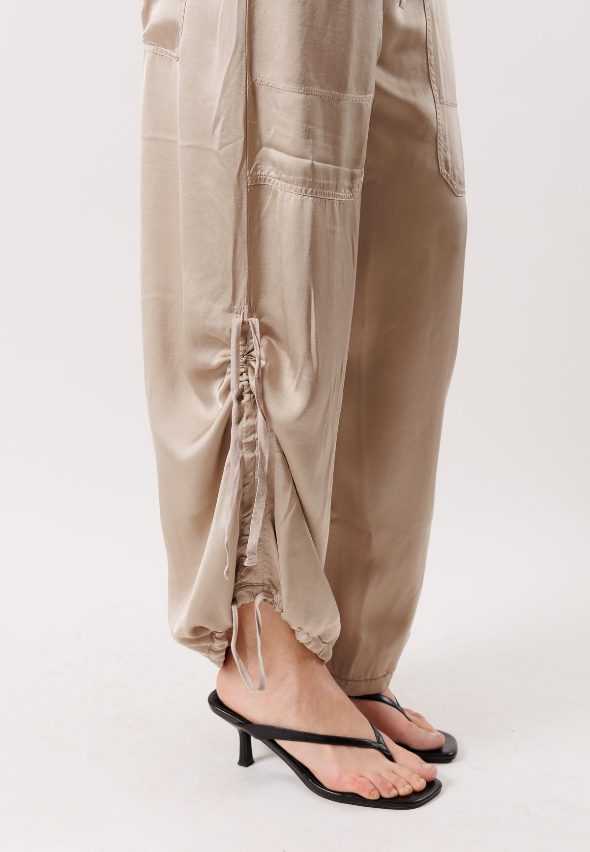 Pantaloni leggeri con coulisse D42125