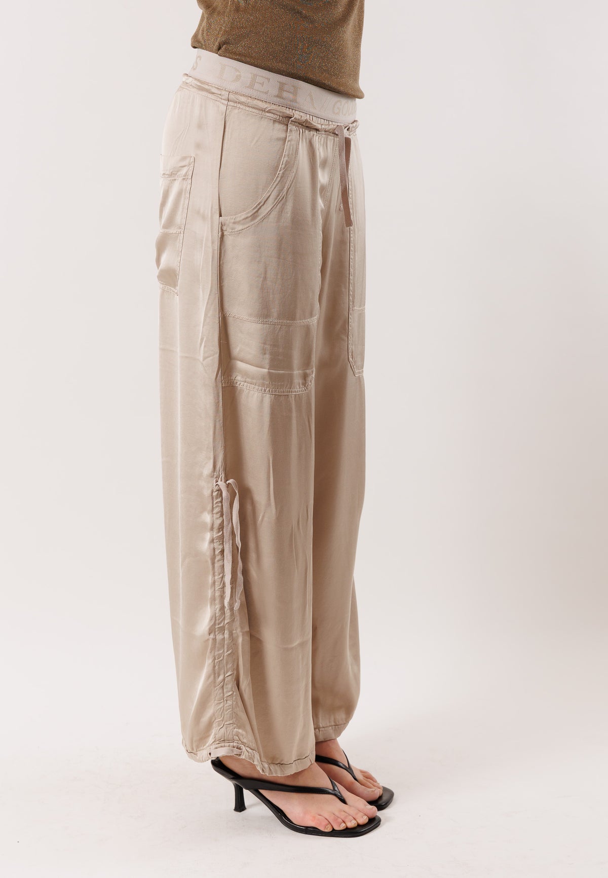 Pantaloni leggeri con coulisse D42125