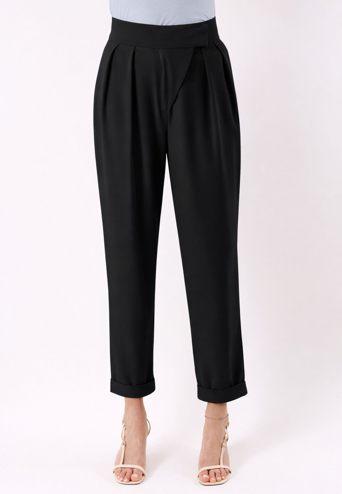 pantalone con pannelli e pieghe frontali PE26009