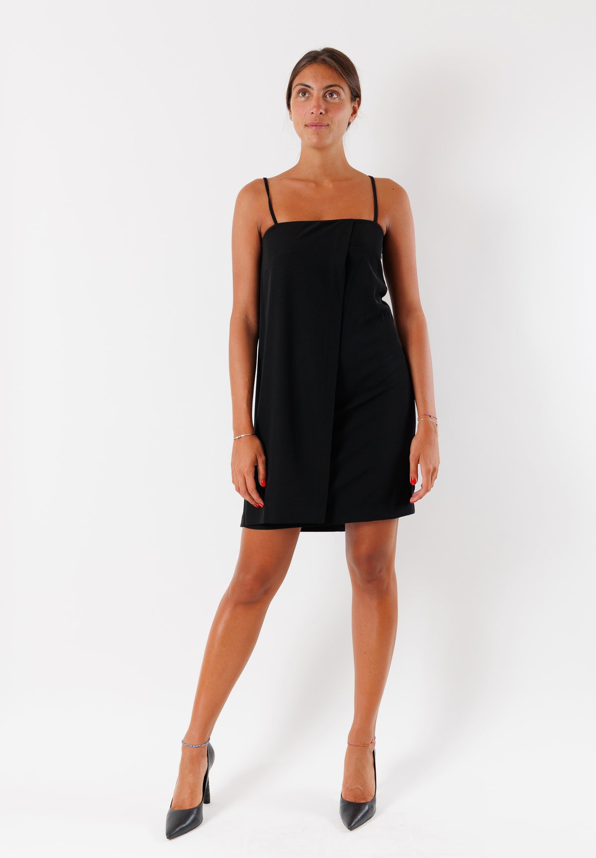 abito corto con spalline sottili AI25639
