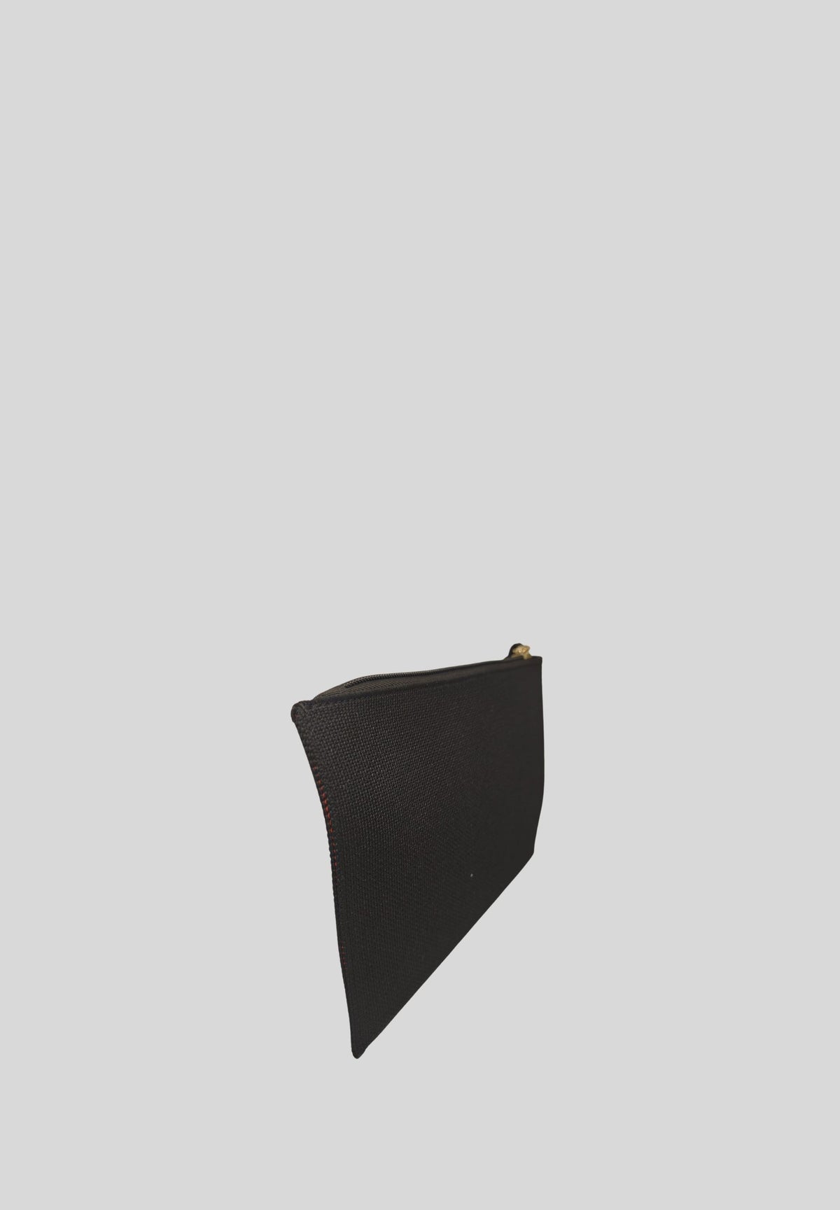 Pochette essenziale e versatile 2Q0015