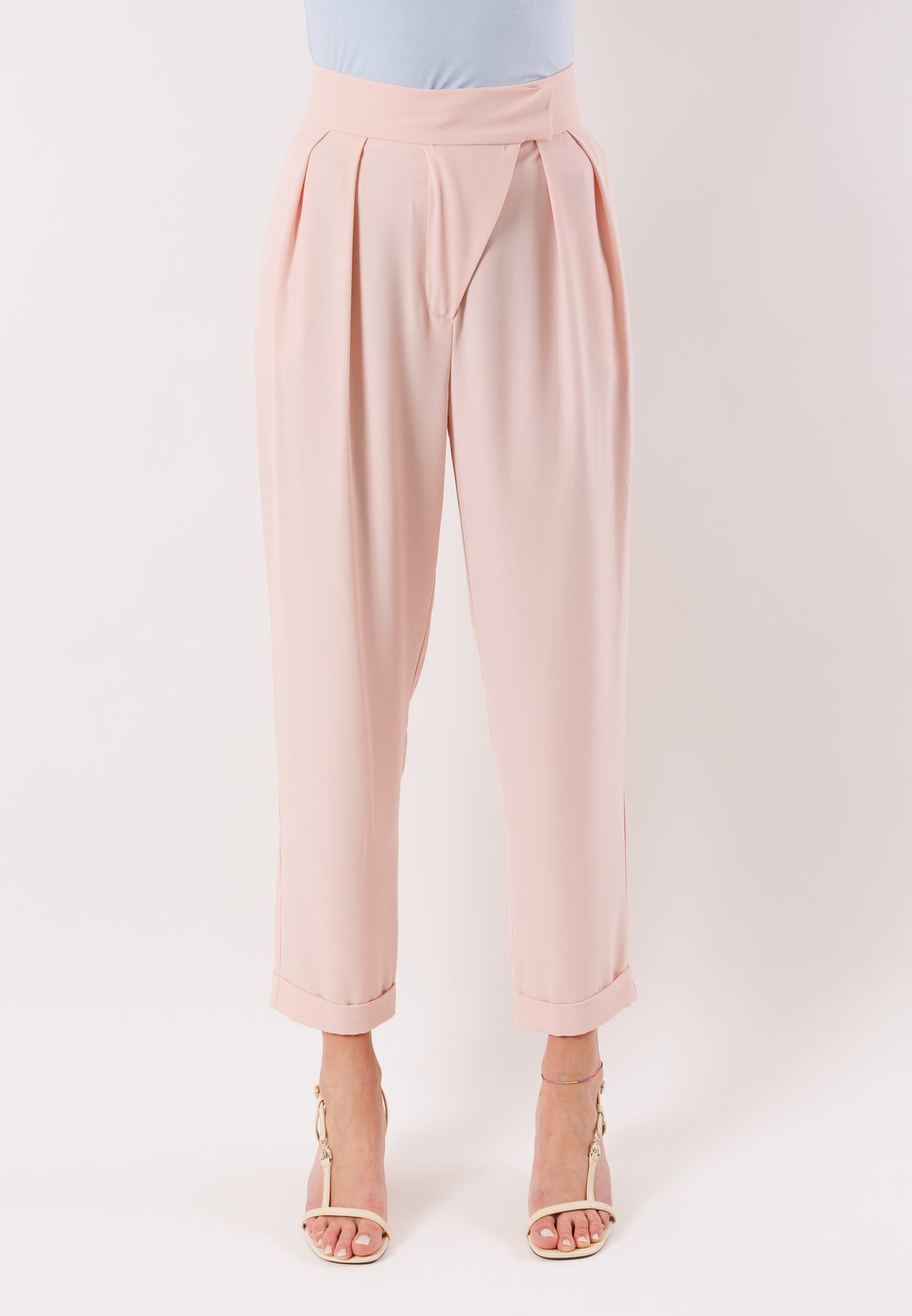 pantalone con pannelli e pieghe frontali PE26009