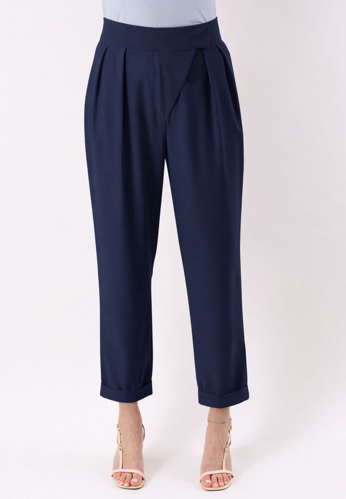 pantalone con pannelli e pieghe frontali PE26009