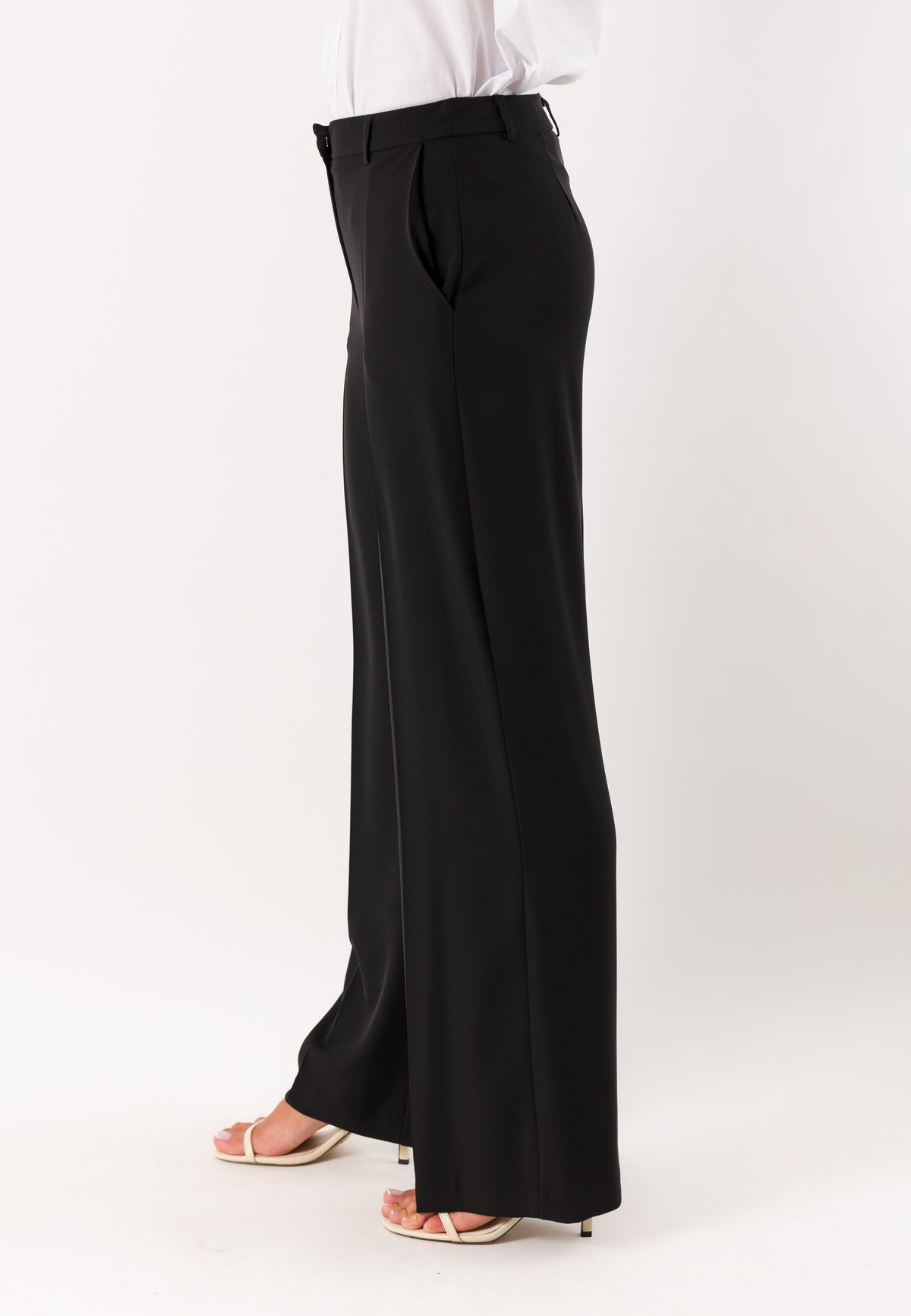 MESANGE Women's Trousers Black