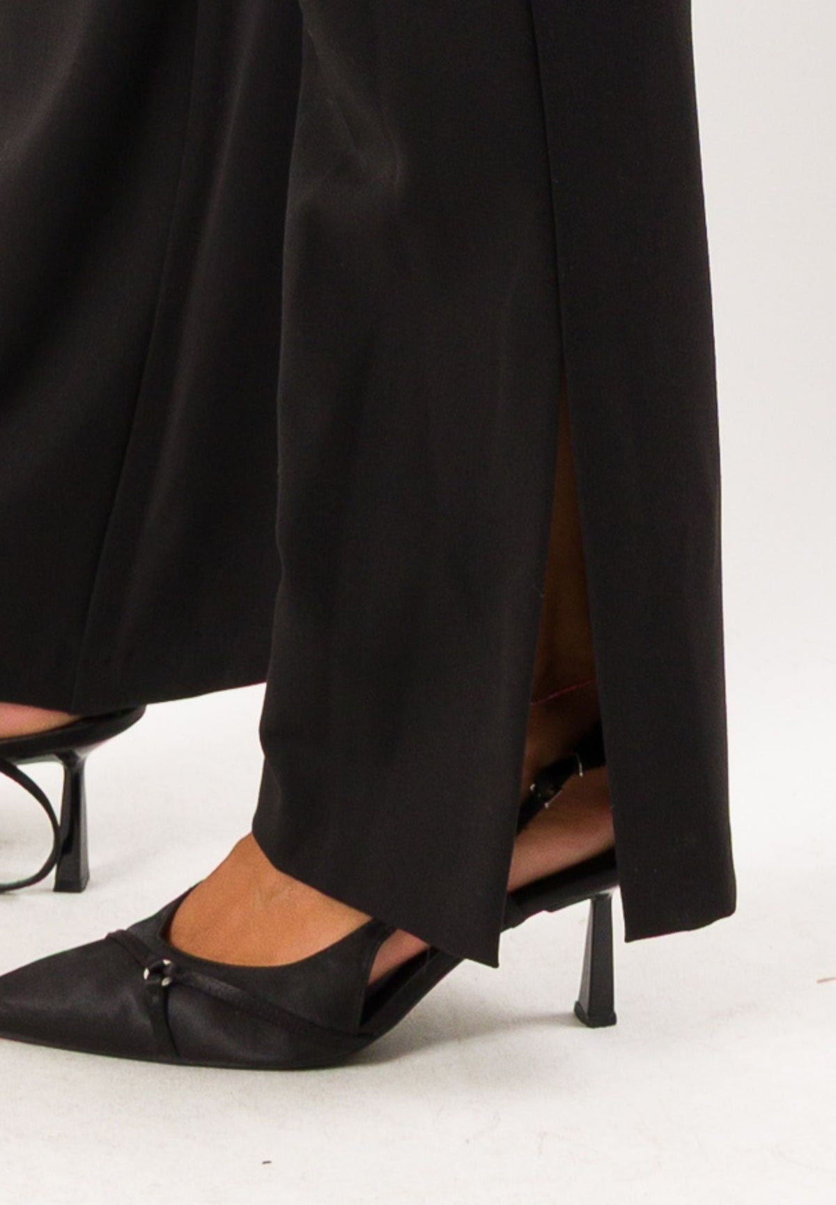 pantalone spacchi