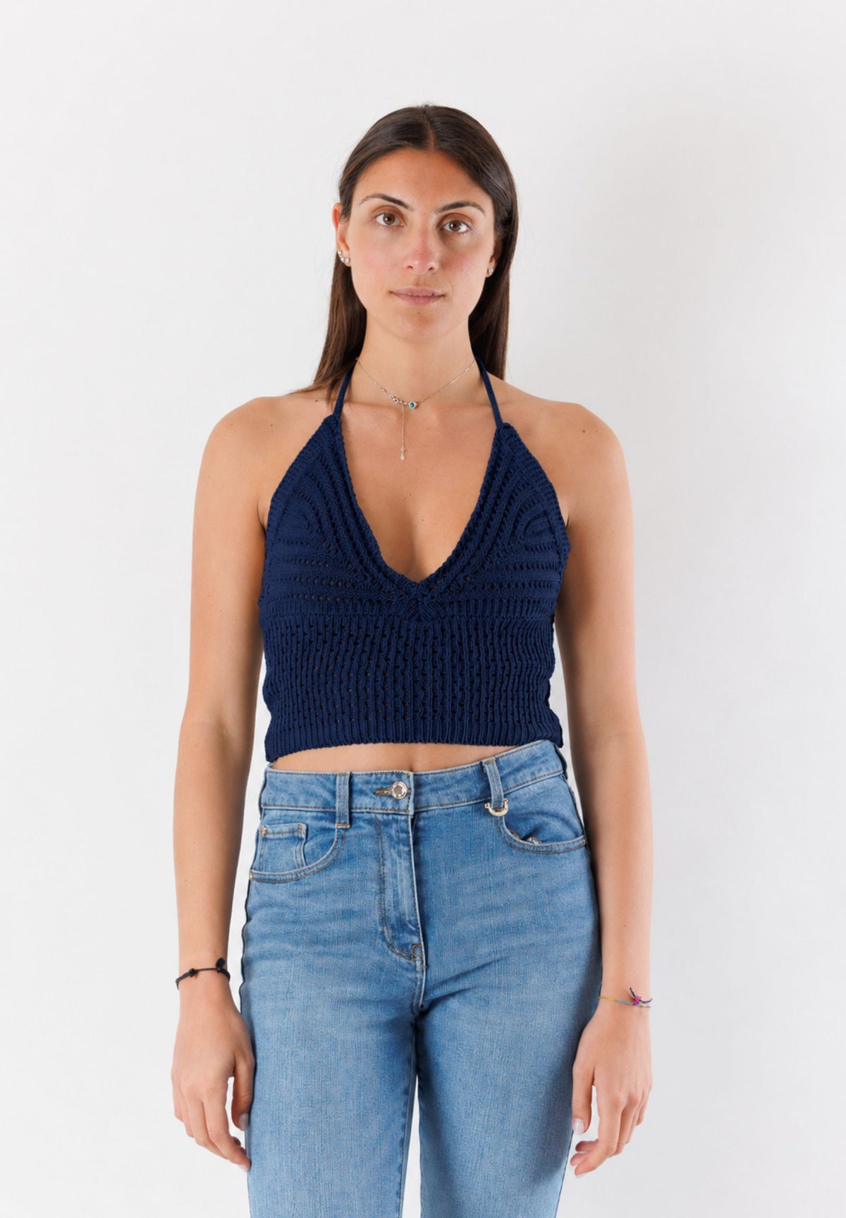 top corto con ricami A24183