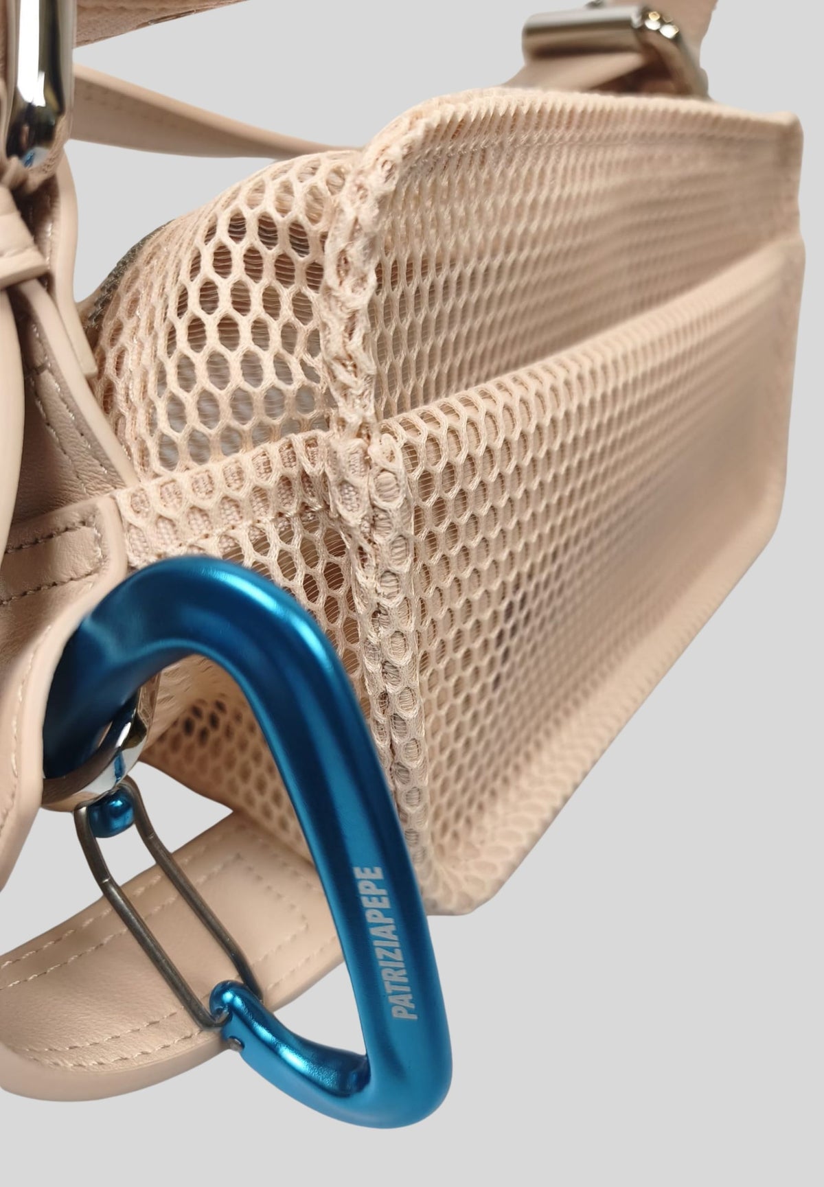 Mini bag tecnica e moderna 2B0153