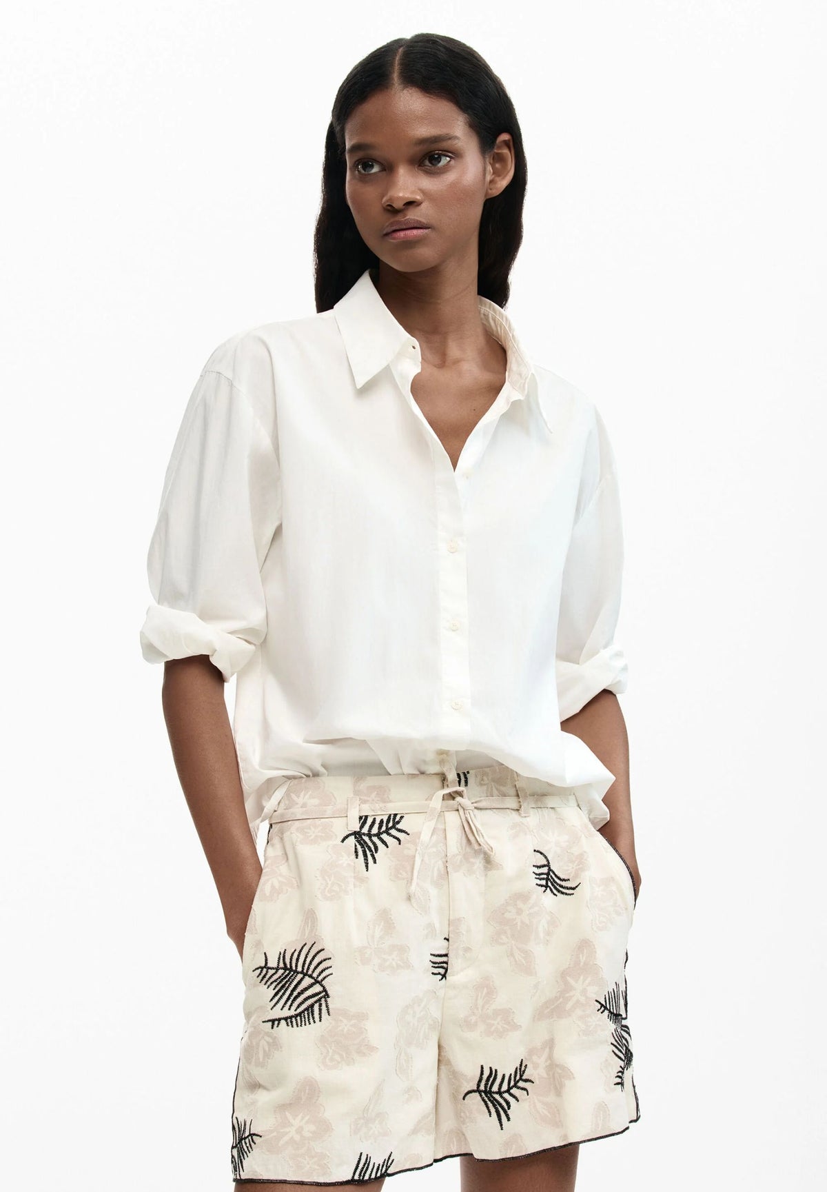 Short con stampa grafica floreale 26SWPW29