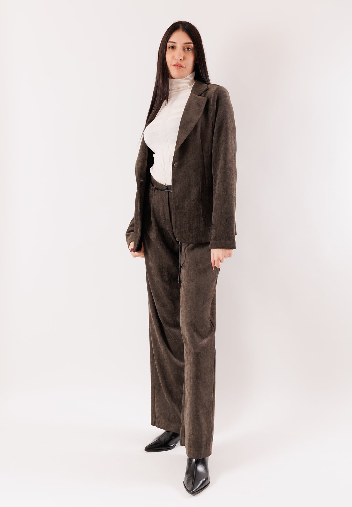Pantaloni larghi con laccio in vita AI25656