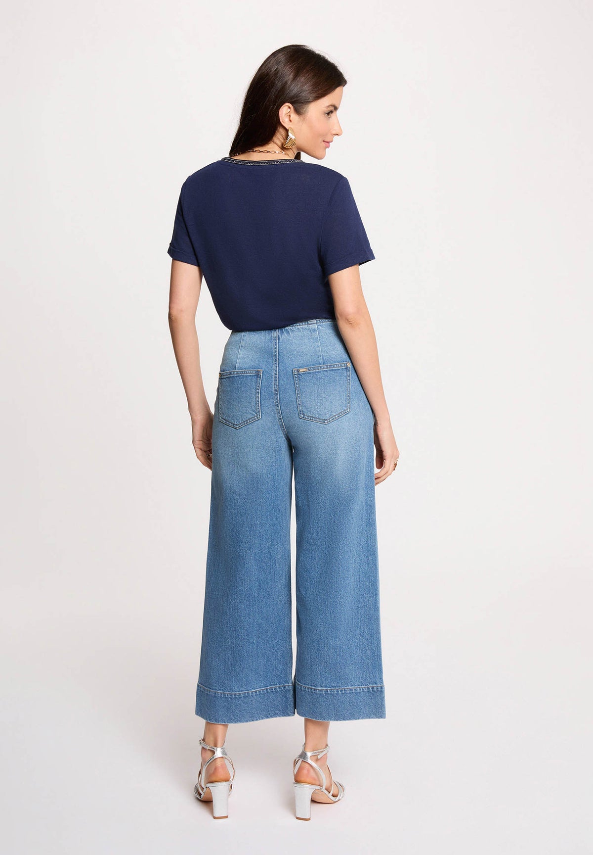 T-shirt con scollo a V a contrasto DAMA
