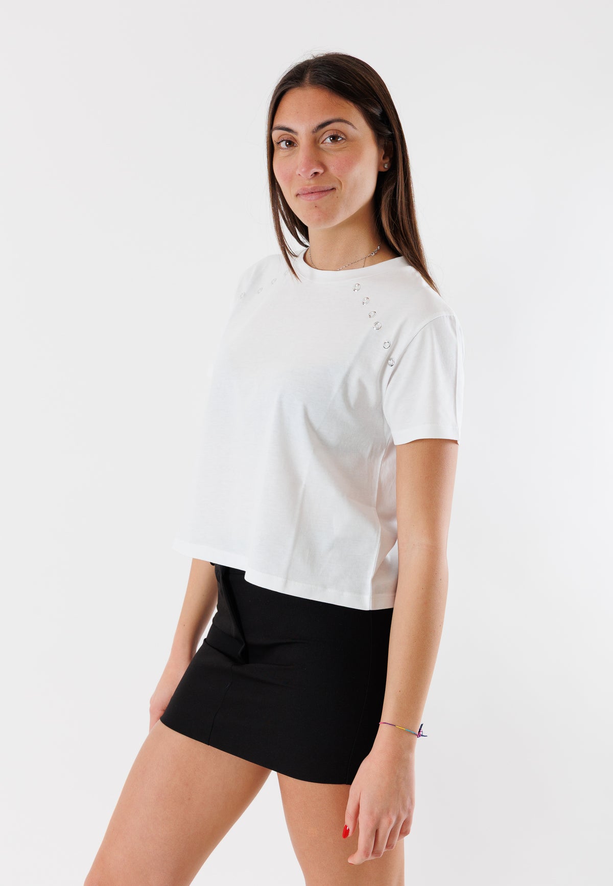 T-shirt in cotone con dettagli gioiello 8M1810J304