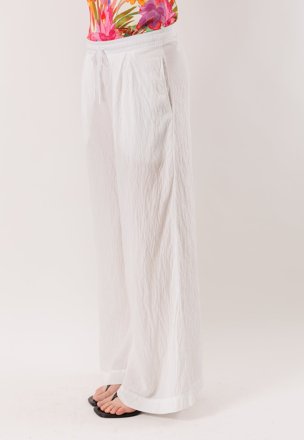 Pantaloni ampi con coulisse D42635