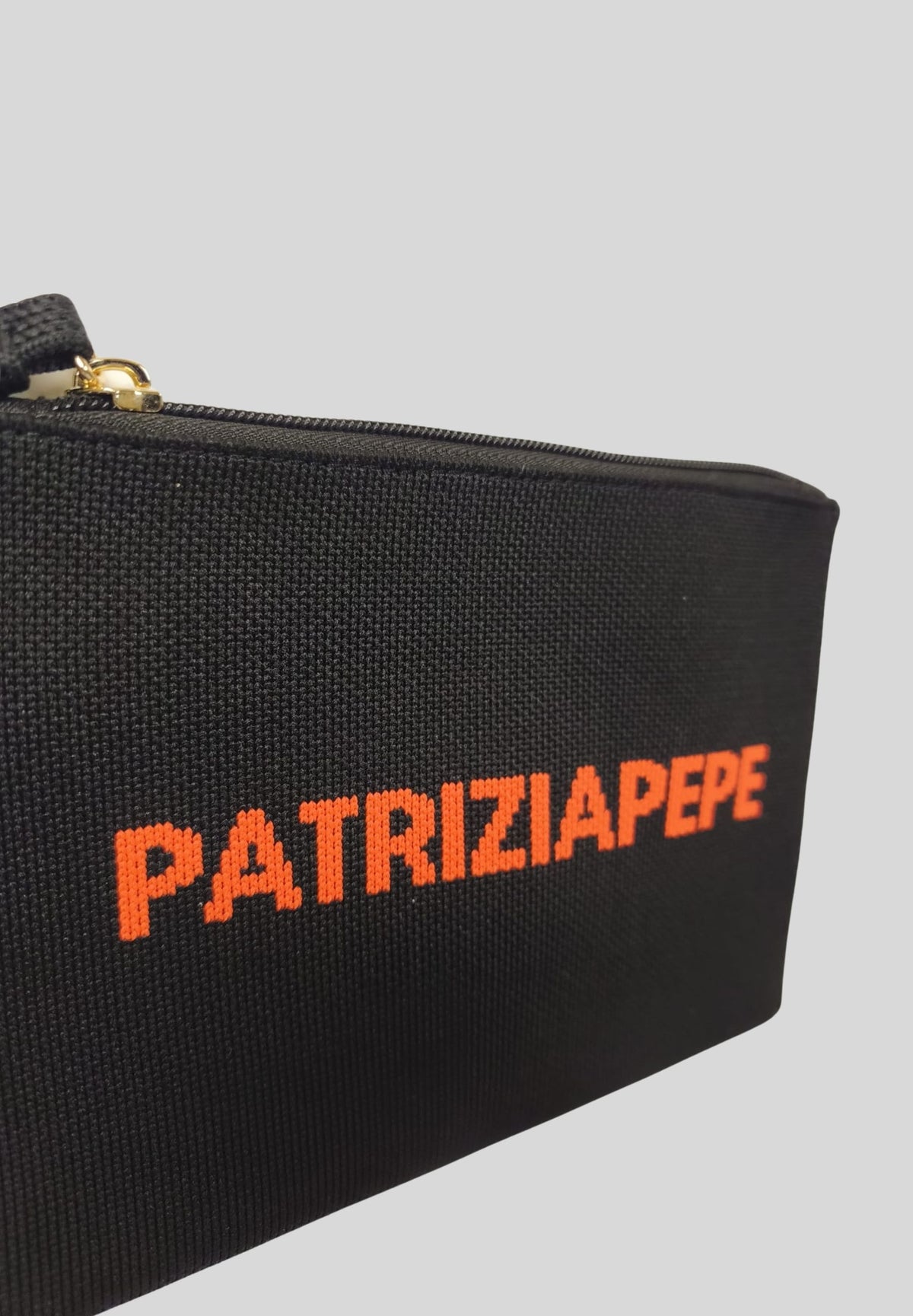 Pochette essenziale e versatile 2Q0015