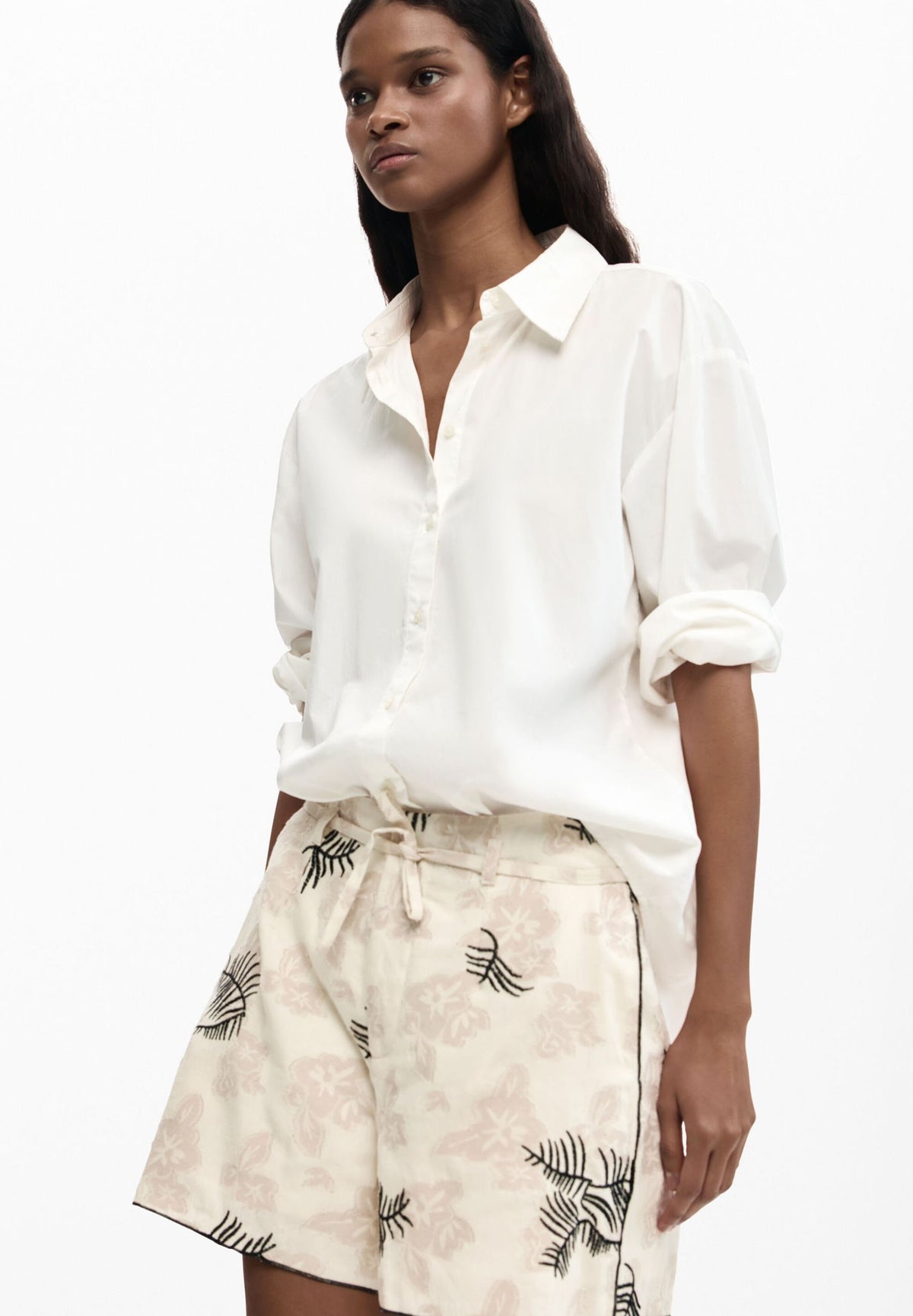 Short con stampa grafica floreale 26SWPW29