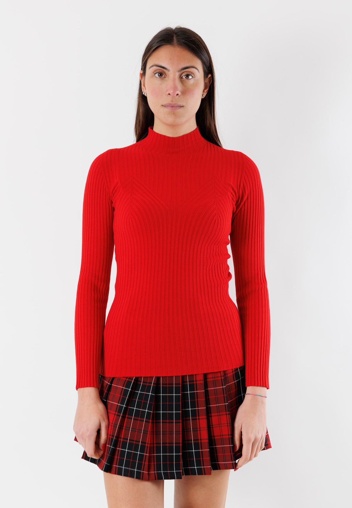 Pullover a coste sottili , con collo alto e linea aderente 3M0814