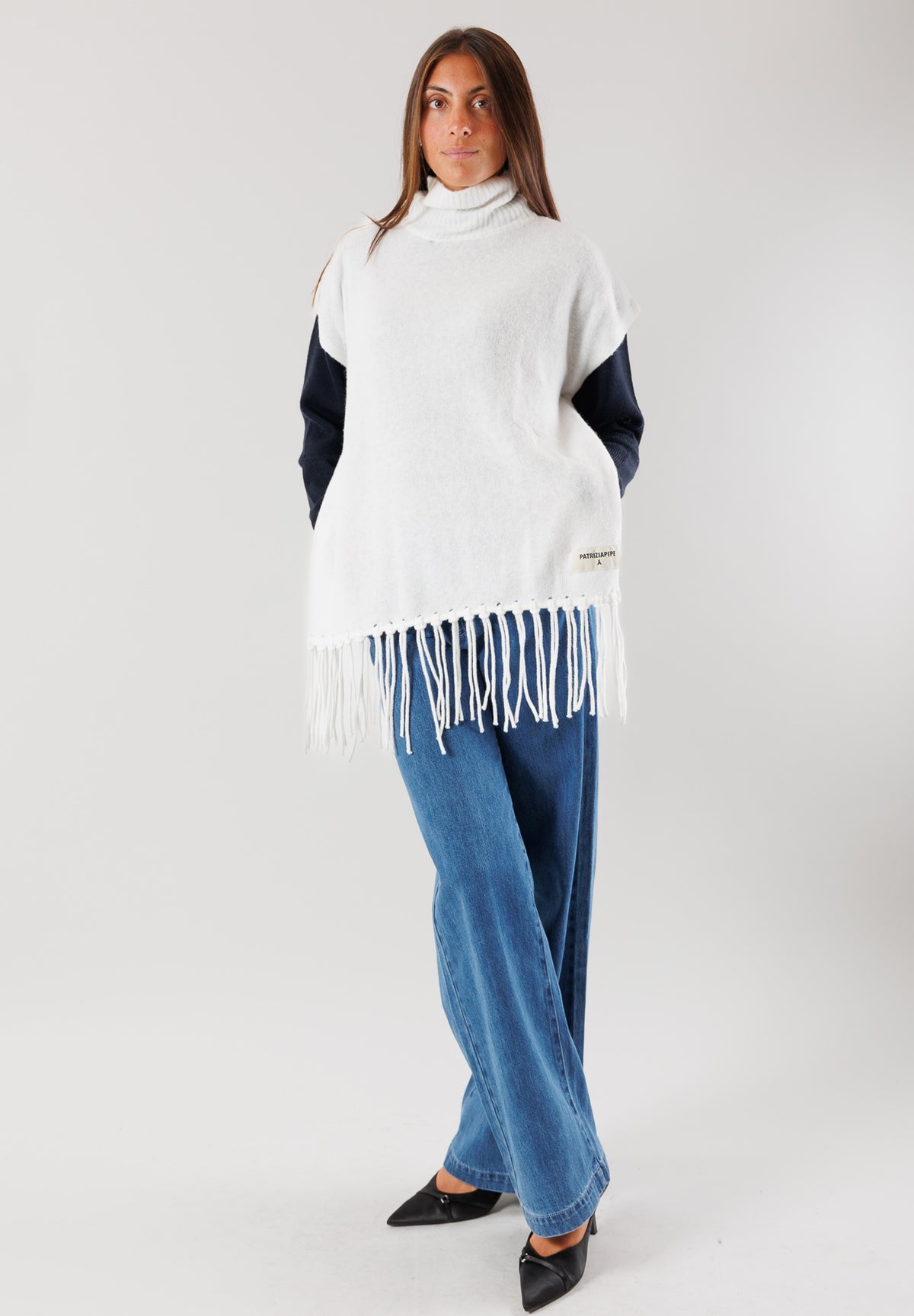 Poncho a collo alto con frange 8F0068K287
