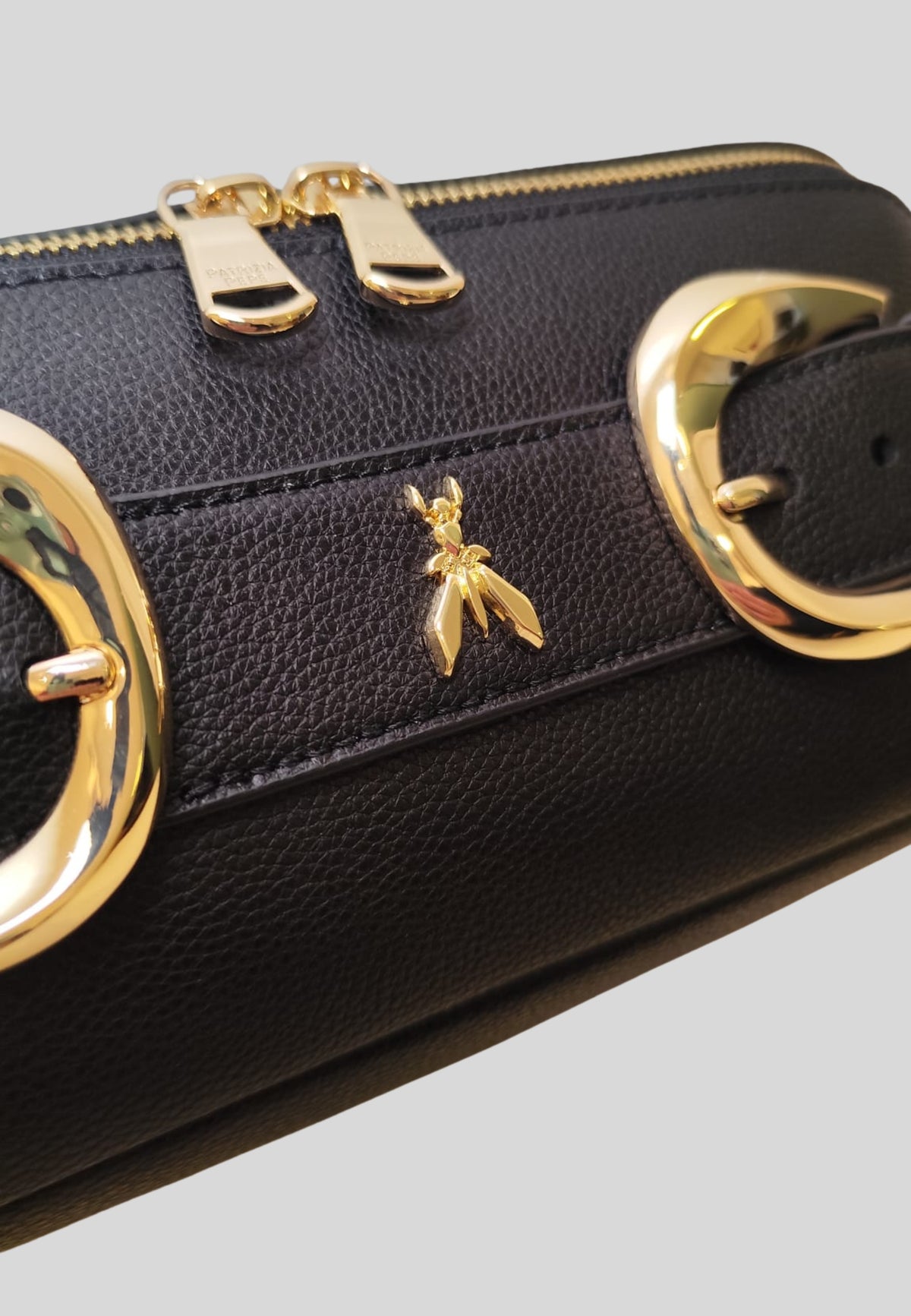 Borsa in pelle con fibbie 8Q0027L001