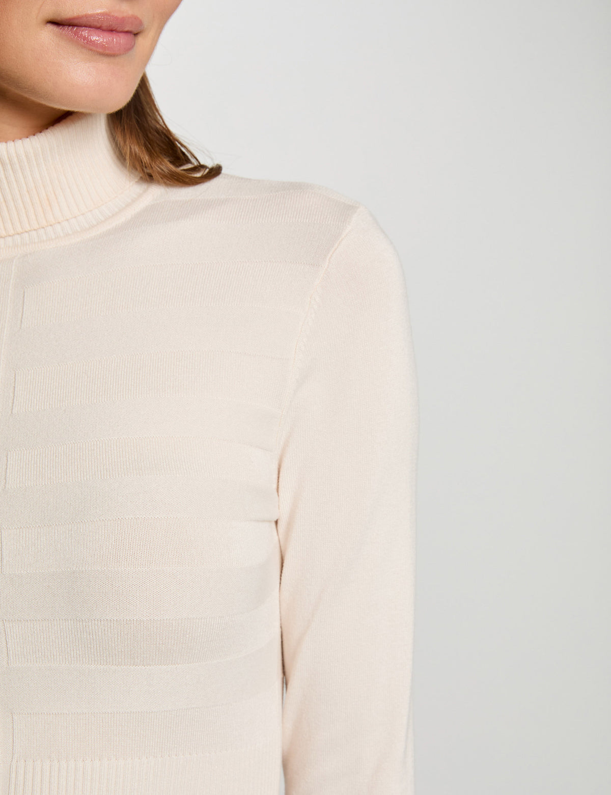 Maglia aderente a collo alto MENTOS.M